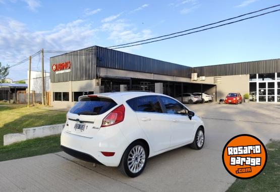 Autos - Ford Fiesta Titanium Powershif 2015 Nafta 178000Km - En Venta