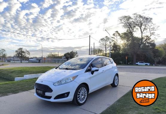 Autos - Ford Fiesta Titanium Powershif 2015 Nafta 178000Km - En Venta