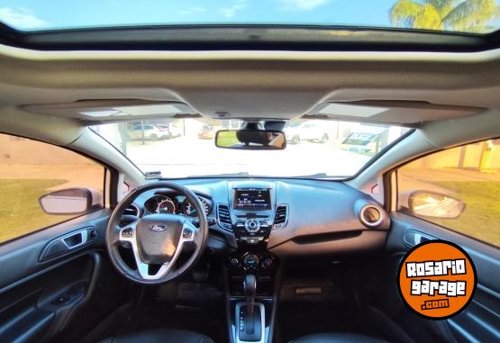 Autos - Ford Fiesta Titanium Powershif 2015 Nafta 178000Km - En Venta