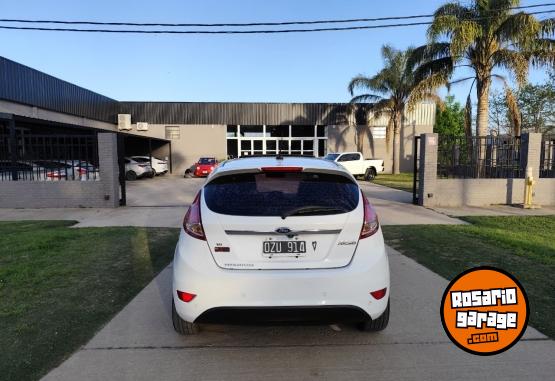 Autos - Ford Fiesta Titanium Powershif 2015 Nafta 178000Km - En Venta