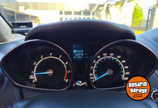 Autos - Ford Fiesta Titanium Powershif 2015 Nafta 178000Km - En Venta
