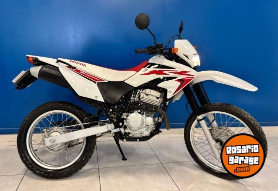 Motos - Honda TORNADO XR 250 2023 Nafta 4900Km - En Venta
