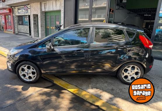 Autos - Ford Fiesta Kinetic Titanium 2011 Nafta 174000Km - En Venta