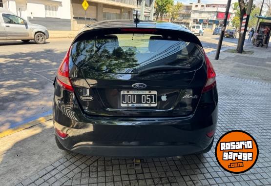 Autos - Ford Fiesta Kinetic Titanium 2011 Nafta 174000Km - En Venta
