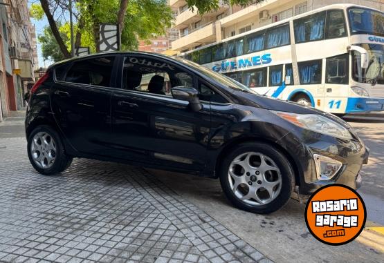 Autos - Ford Fiesta Kinetic Titanium 2011 Nafta 174000Km - En Venta
