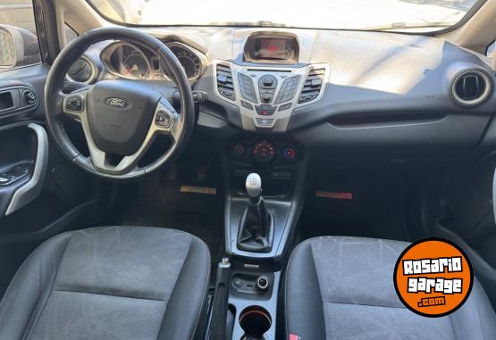 Autos - Ford Fiesta Kinetic Titanium 2011 Nafta 174000Km - En Venta