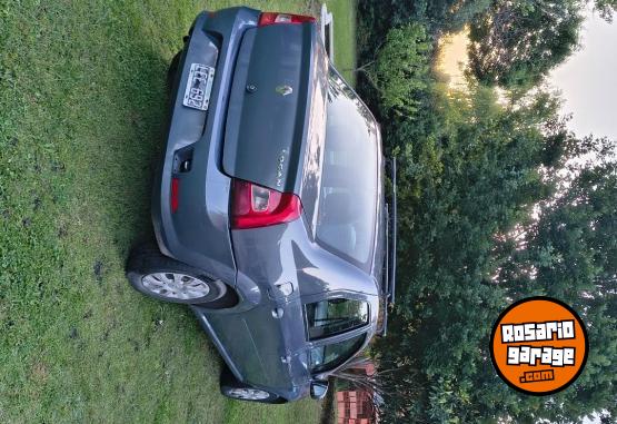 Autos - Renault Logan 2012 Nafta 212000Km - En Venta