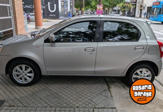 Autos - Toyota Etios xls 2017 Nafta 157300Km - En Venta