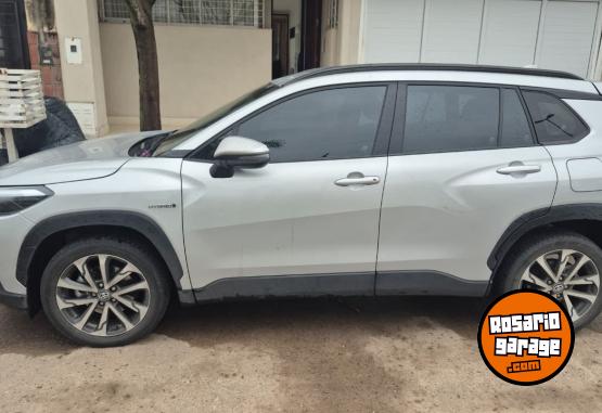 Camionetas - Toyota COROLLA CROSS HYBRIDA XEI 2024 Electrico / Hibrido 58000Km - En Venta