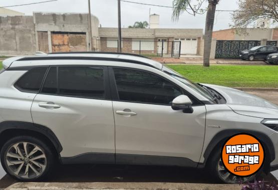 Camionetas - Toyota COROLLA CROSS HYBRIDA XEI 2024 Electrico / Hibrido 58000Km - En Venta