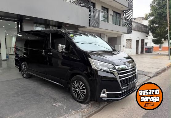 Camionetas - Toyota Hiace 2022 Diesel 80000Km - En Venta