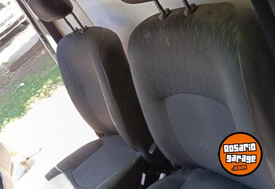 Utilitarios - Renault Kangoo Furgon 2015 Diesel 360000Km - En Venta