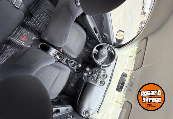 Autos - Nissan March 2012 Nafta 90000Km - En Venta