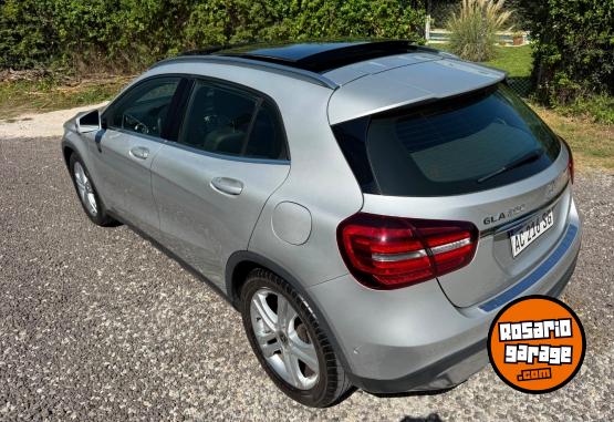 Autos - Mercedes Benz Gla 200 urban 2017 Nafta 60000Km - En Venta