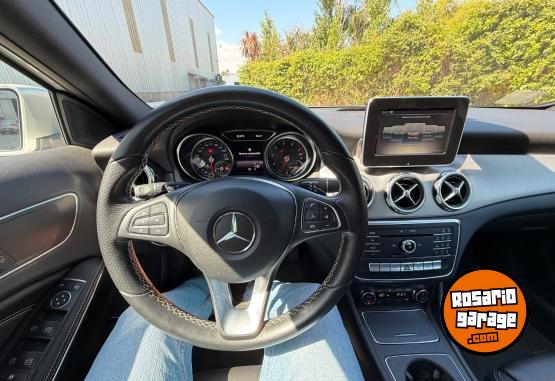 Autos - Mercedes Benz Gla 200 urban 2017 Nafta 60000Km - En Venta