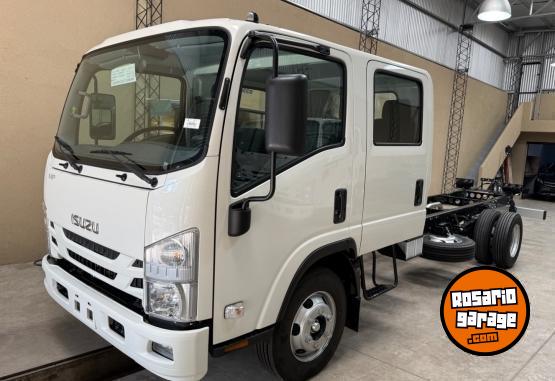 Camiones y Grúas - ISUZU NPR75 DOBLE CABINA - En Venta