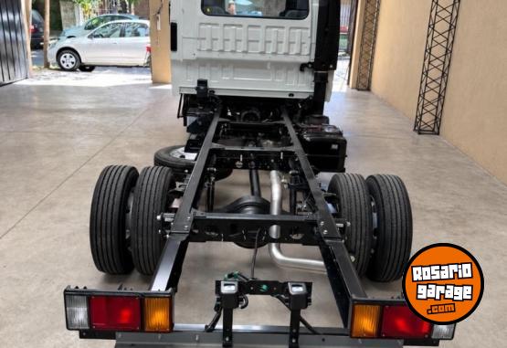 Camiones y Grúas - ISUZU NPR75 DOBLE CABINA - En Venta