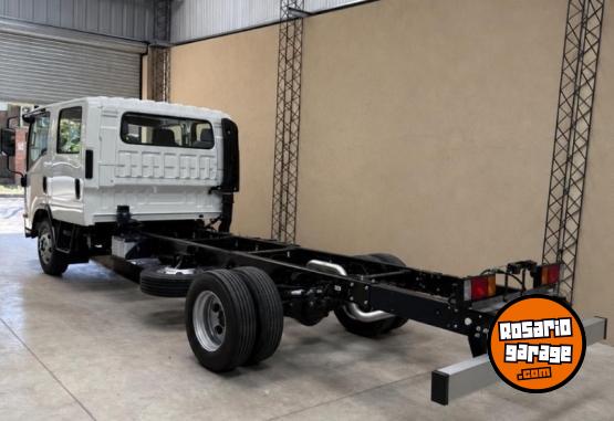 Camiones y Grúas - ISUZU NPR75 DOBLE CABINA - En Venta