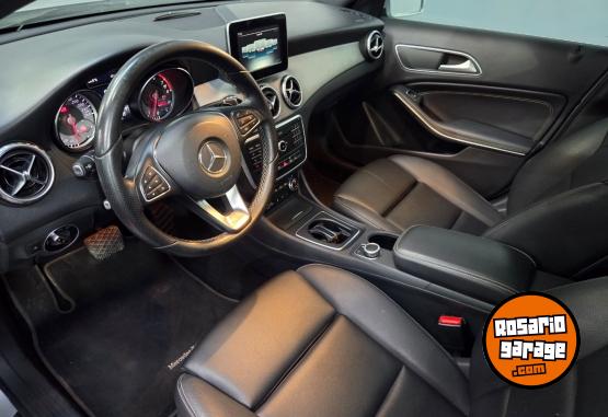 Autos - Mercedes Benz Gla 200 2017 Nafta 110000Km - En Venta