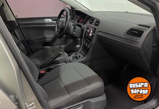 Autos - Volkswagen Golf Comfortline TSI DSG 2018 Nafta 99000Km - En Venta