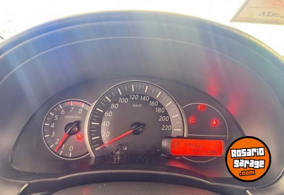 Autos - Nissan March Advance mediatech 2017 Nafta 99468Km - En Venta