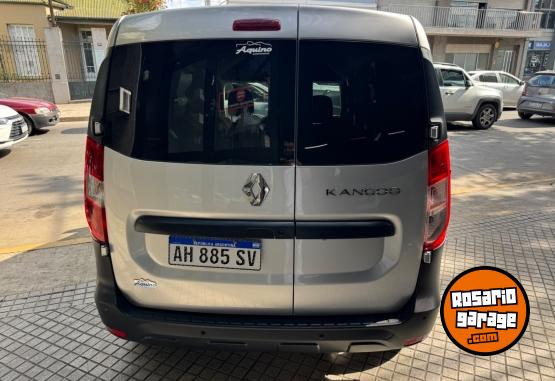 Utilitarios - Renault Kangoo express 1.6 2025 GNC 24000Km - En Venta