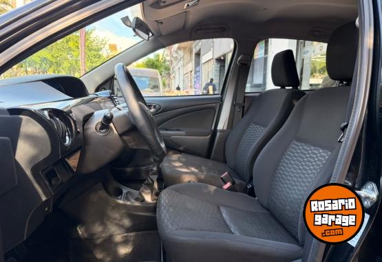 Autos - Toyota Etios XLS 2014 Nafta 46000Km - En Venta