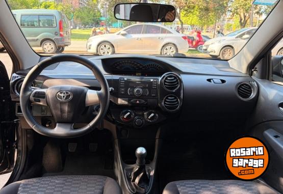 Autos - Toyota Etios XLS 2014 Nafta 46000Km - En Venta