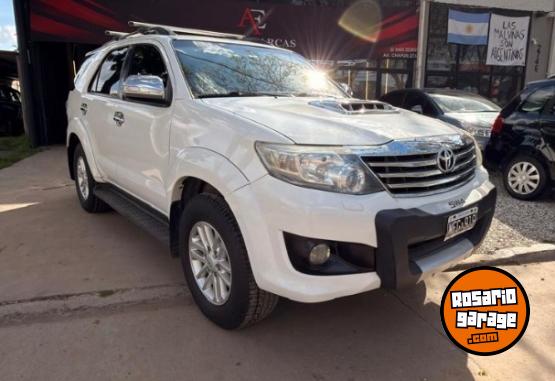 Camionetas - Toyota HILUX SW4 4X4 3.0TD MT CU 2013 Diesel 244000Km - En Venta