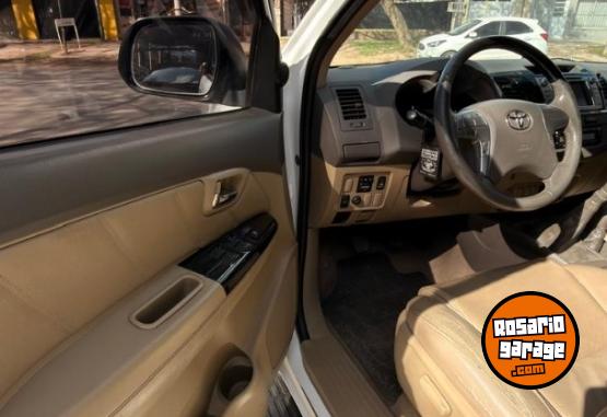Camionetas - Toyota HILUX SW4 4X4 3.0TD MT CU 2013 Diesel 244000Km - En Venta