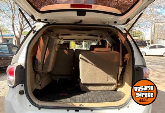Camionetas - Toyota HILUX SW4 4X4 3.0TD MT CU 2013 Diesel 244000Km - En Venta