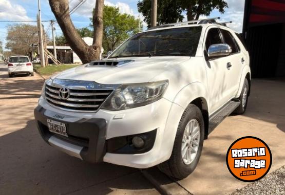 Camionetas - Toyota HILUX SW4 4X4 3.0TD MT CU 2013 Diesel 244000Km - En Venta