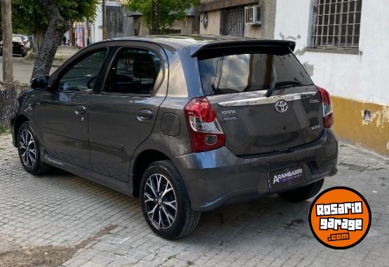 Autos - Toyota Etios 2022 Nafta 42000Km - En Venta