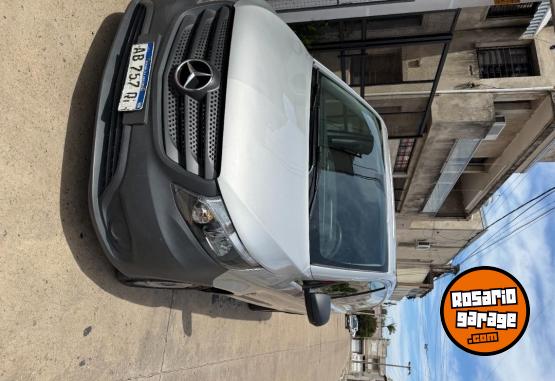 Utilitarios - Mercedes Benz Vito 111 Furgon 2017 Diesel 102201Km - En Venta