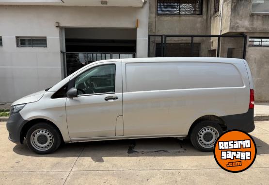 Utilitarios - Mercedes Benz Vito 111 Furgon 2017 Diesel 102201Km - En Venta
