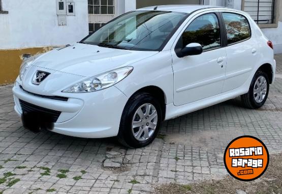 Autos - Peugeot 207 2015 Nafta 110000Km - En Venta