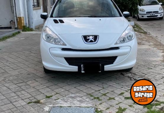 Autos - Peugeot 207 2015 Nafta 110000Km - En Venta