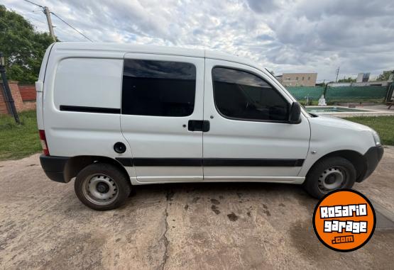 Utilitarios - Citroen Berlingo 2023 Diesel 90000Km - En Venta