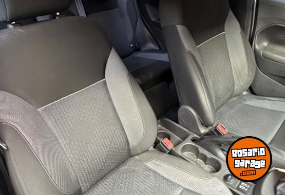 Autos - Ford SE Plus 2018 Nafta 106000Km - En Venta