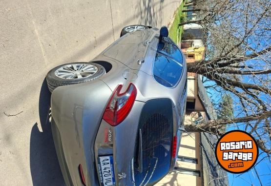 Autos - Peugeot 208 feline modelo 2016 2016 Nafta 142000Km - En Venta