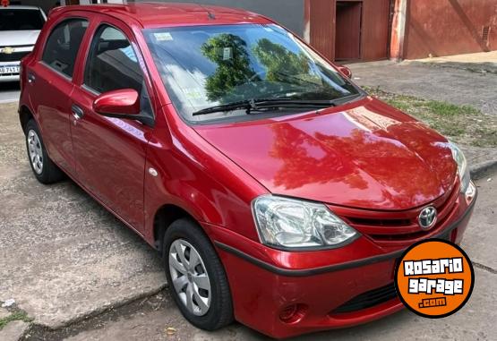 Autos - Toyota Etios 1,5 X 2015 Nafta 94360Km - En Venta