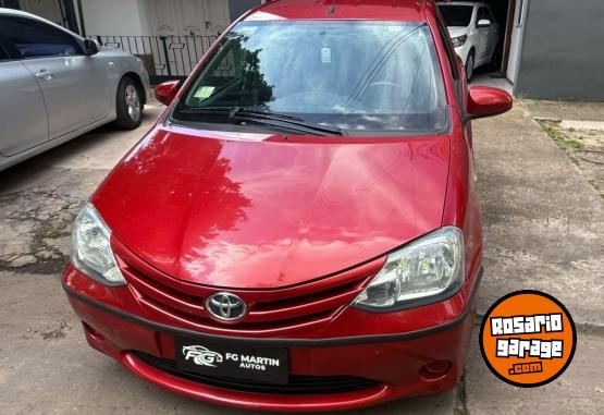 Autos - Toyota Etios 1,5 X 2015 Nafta 94360Km - En Venta