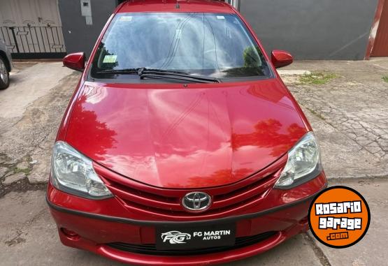 Autos - Toyota Etios 1,5 X 2015 Nafta 94360Km - En Venta