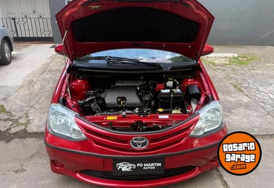 Autos - Toyota Etios 1,5 X 2015 Nafta 94360Km - En Venta
