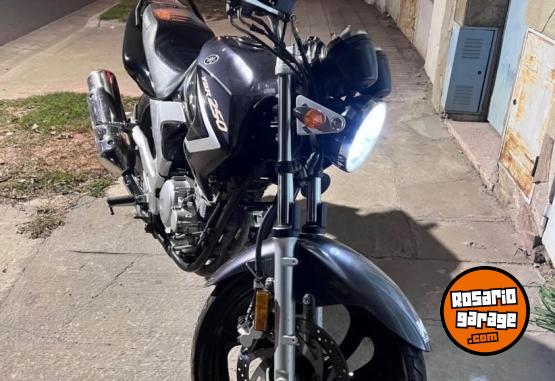 Motos - Yamaha Ybr 250 2017 Nafta 34900Km - En Venta