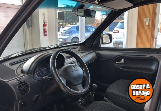 Utilitarios - Renault KANGOO AUTHENTIQUE PLUS 2015 Nafta 144057Km - En Venta