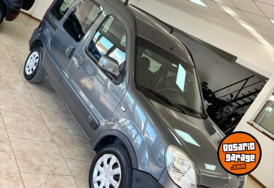 Utilitarios - Renault KANGOO AUTHENTIQUE PLUS 2015 Nafta 144057Km - En Venta