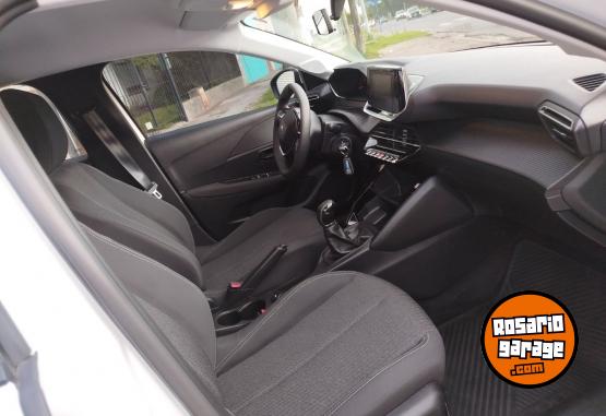 Autos - Peugeot 208 2020 Nafta 20000Km - En Venta