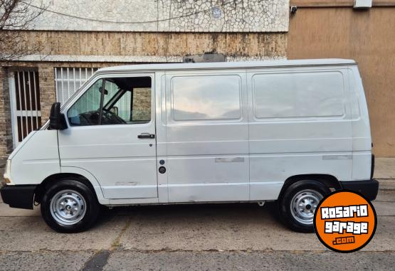 Utilitarios - Renault Trafic 1997 GNC 260000Km - En Venta