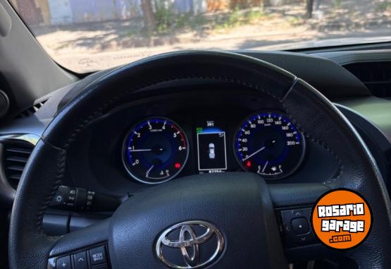 Camionetas - Toyota Hilux 2017 Diesel 80000Km - En Venta